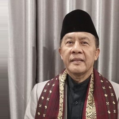 Foto Drs. K.H. Mustafa Kamal