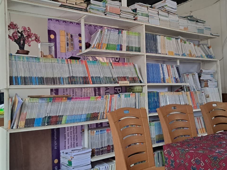 Perpustakaan Lengkap dan Representatif